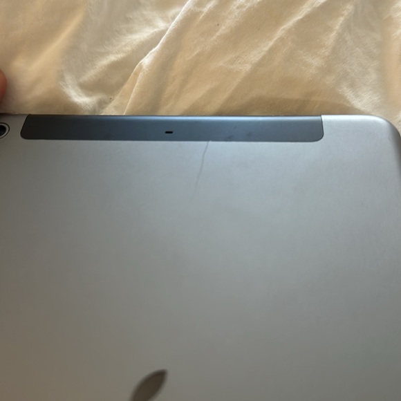 Apple iPad mini 2 MODEL A1490 - Picture 3 of 11